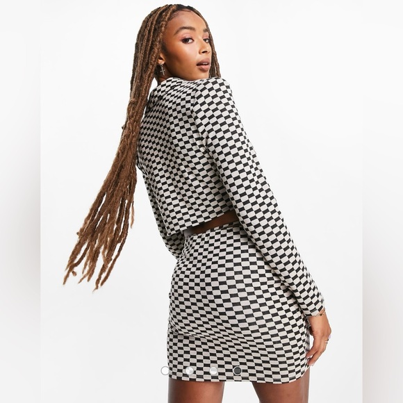 ASOS Design Jersey Crop Suit Blazer in Checkerboard Print - Picture 5 of 9